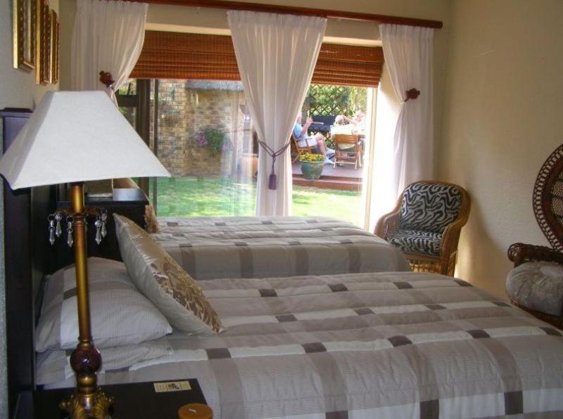 Avon Road Guest House & Tours Боксбург Номер фото